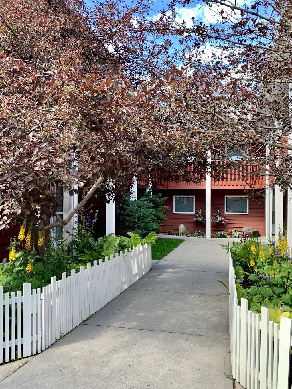 St. Michaels Anglican Church | 709 7 St, Canmore, AB T1W 2C3, Canada | Phone: (403) 678-5191