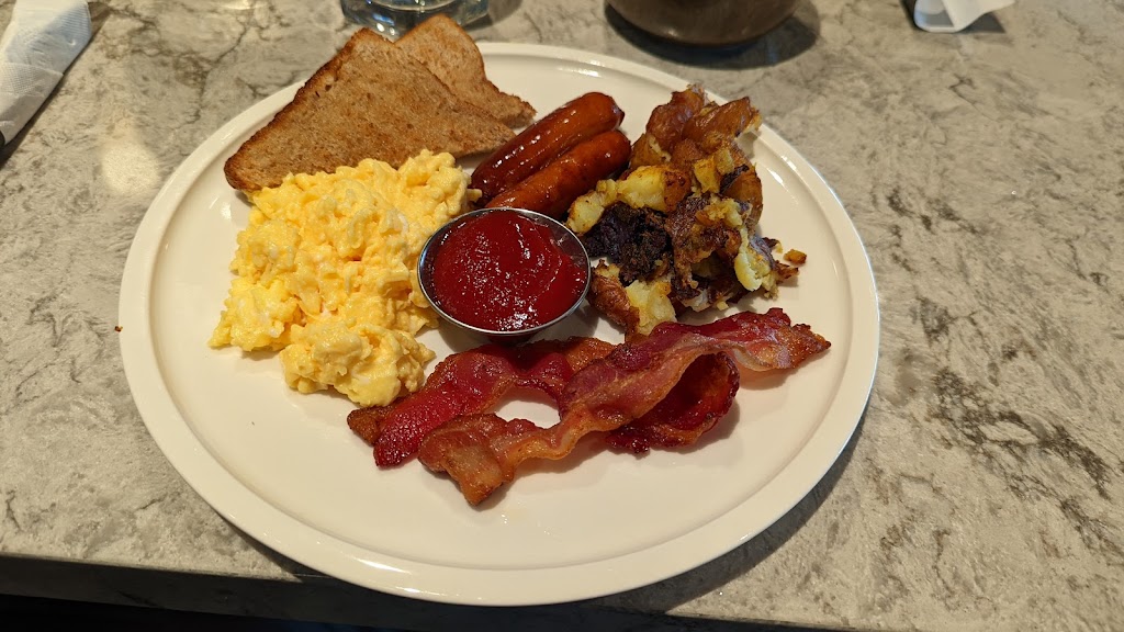 Tavern on the Green | 35997 McKee Rd, Abbotsford, BC V3G 2L6, Canada | Phone: (604) 744-0080