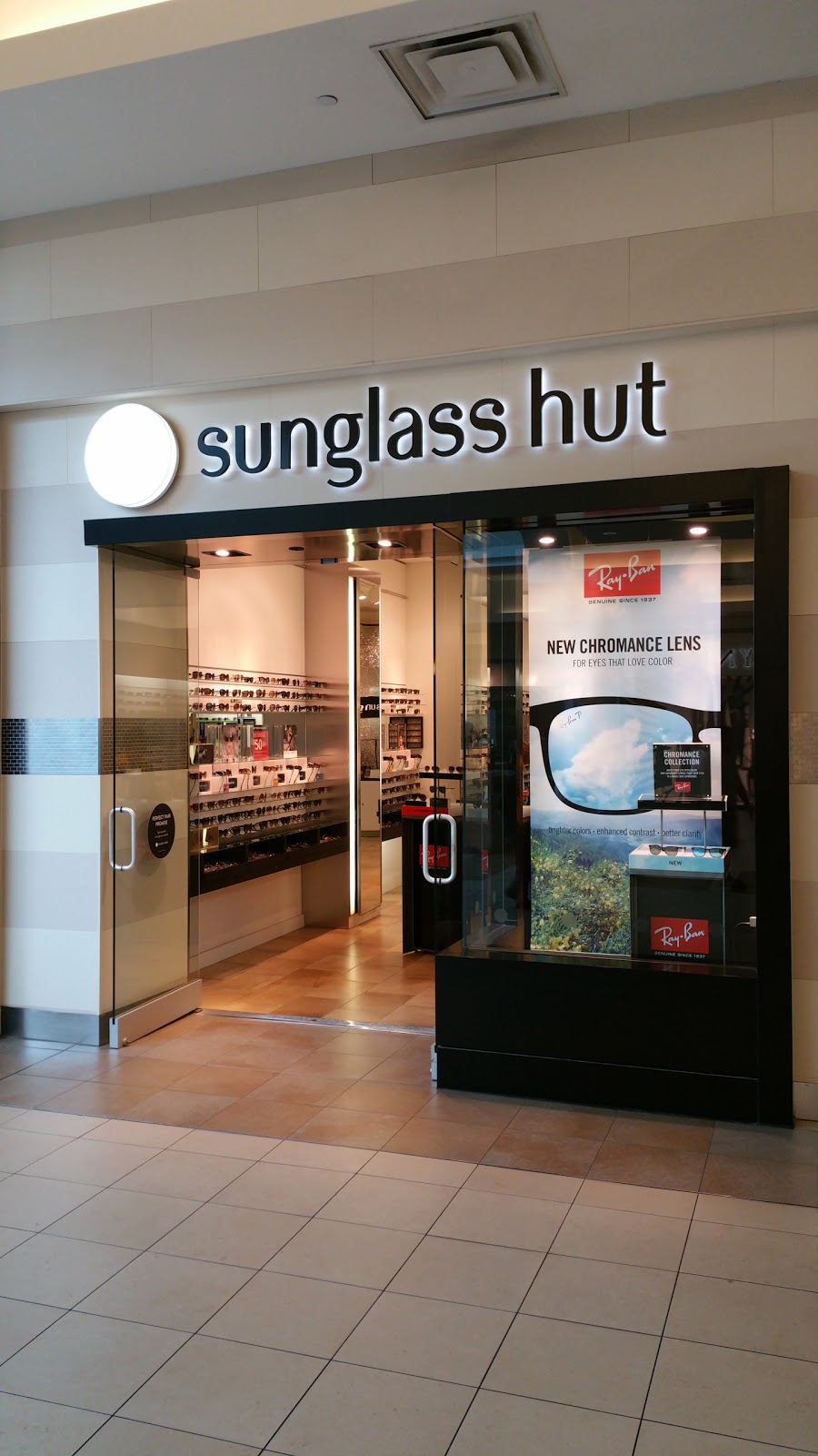 Sunglass Hut 1800 Sheppard Ave E Spc 2025, North York, ON M2J 5A7, Canada