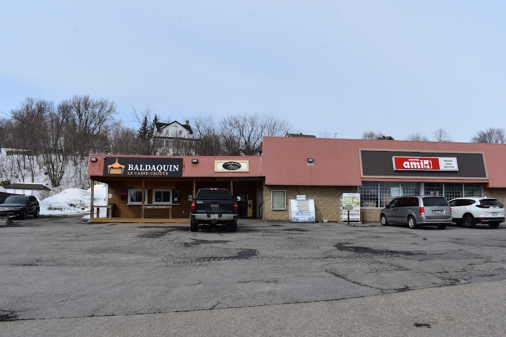 Baldaquin le casse croûte | 598 QC-138, Neuville, QC G0A 2R0, Canada | Phone: (418) 909-3030