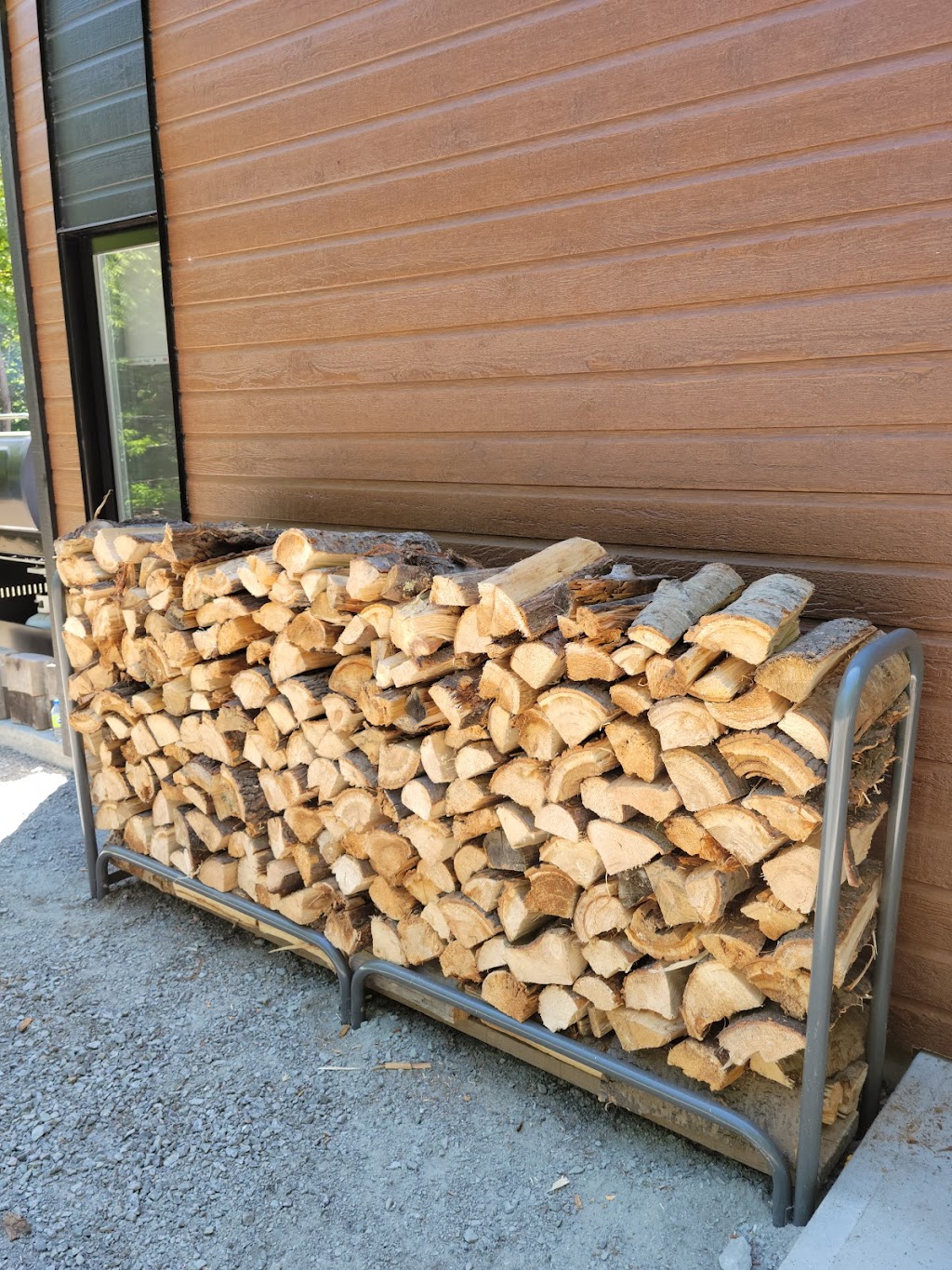 Chalet LuNa | 199 Chem. du Lac Lili, Chertsey, QC J0K 3K0, Canada | Phone: (514) 554-2417
