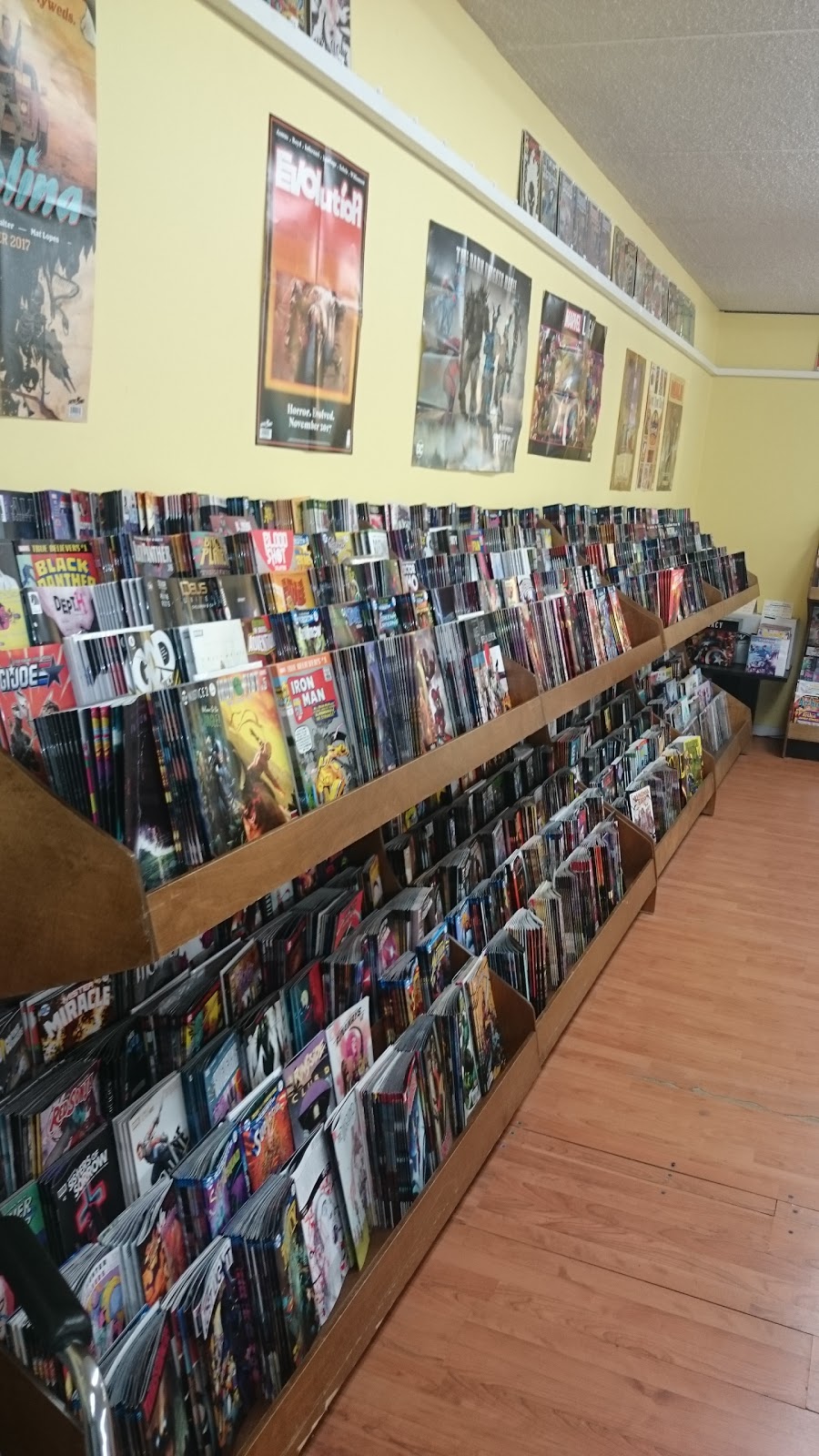 Comic 1 Books | B, 67 King St E, Stoney Creek, ON L8G 1J9, Canada | Phone: (905) 664-3777