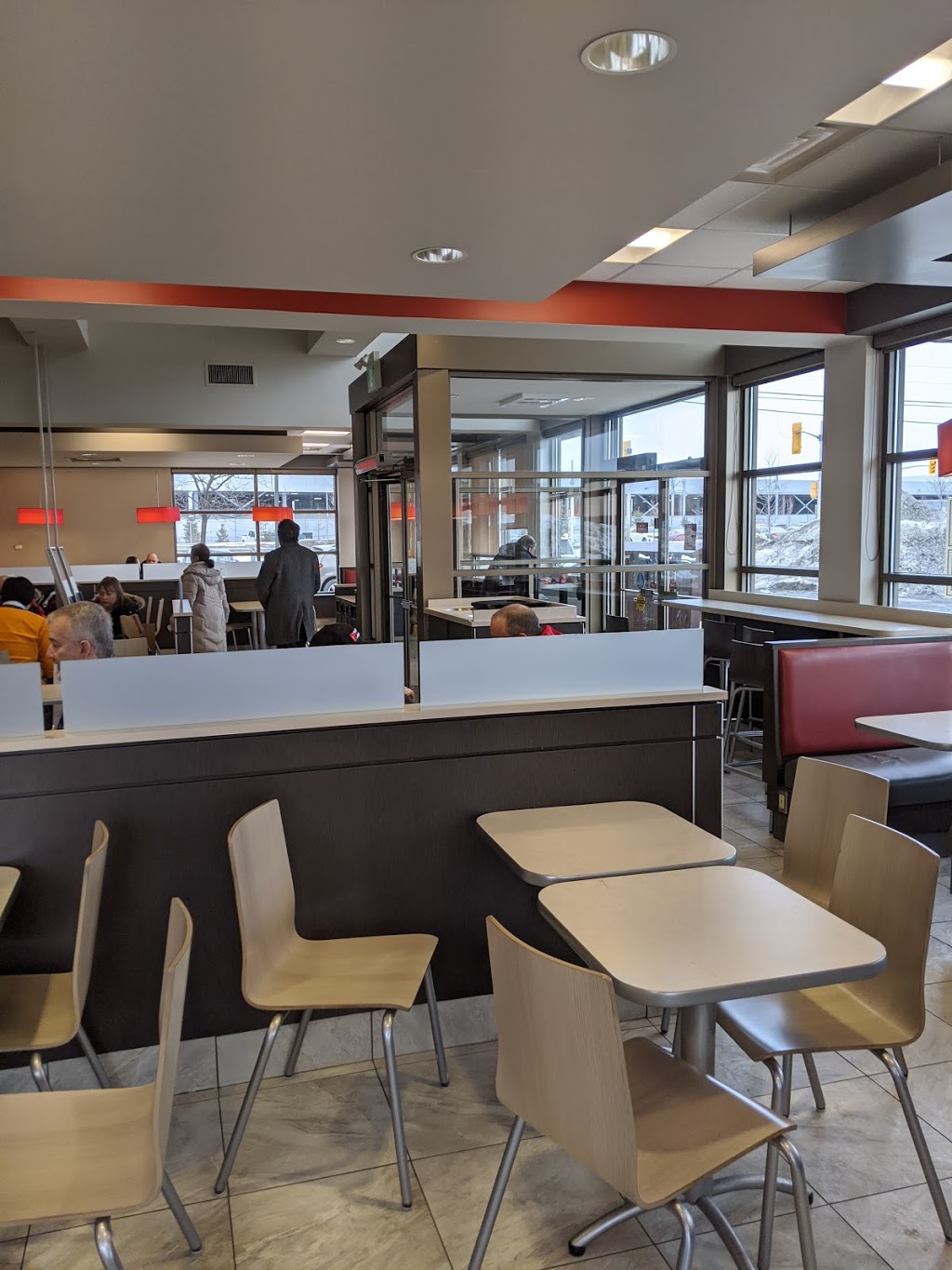 Wendys | 535 Terminal Ave, Ottawa, ON K1G 0Z2, Canada | Phone: (613) 232-0890