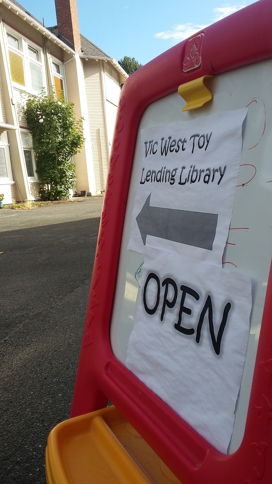 Vic West Toy Lending Library | 949 Fullerton Ave, Victoria, BC V9A 3Z9, Canada | Phone: (250) 383-6290