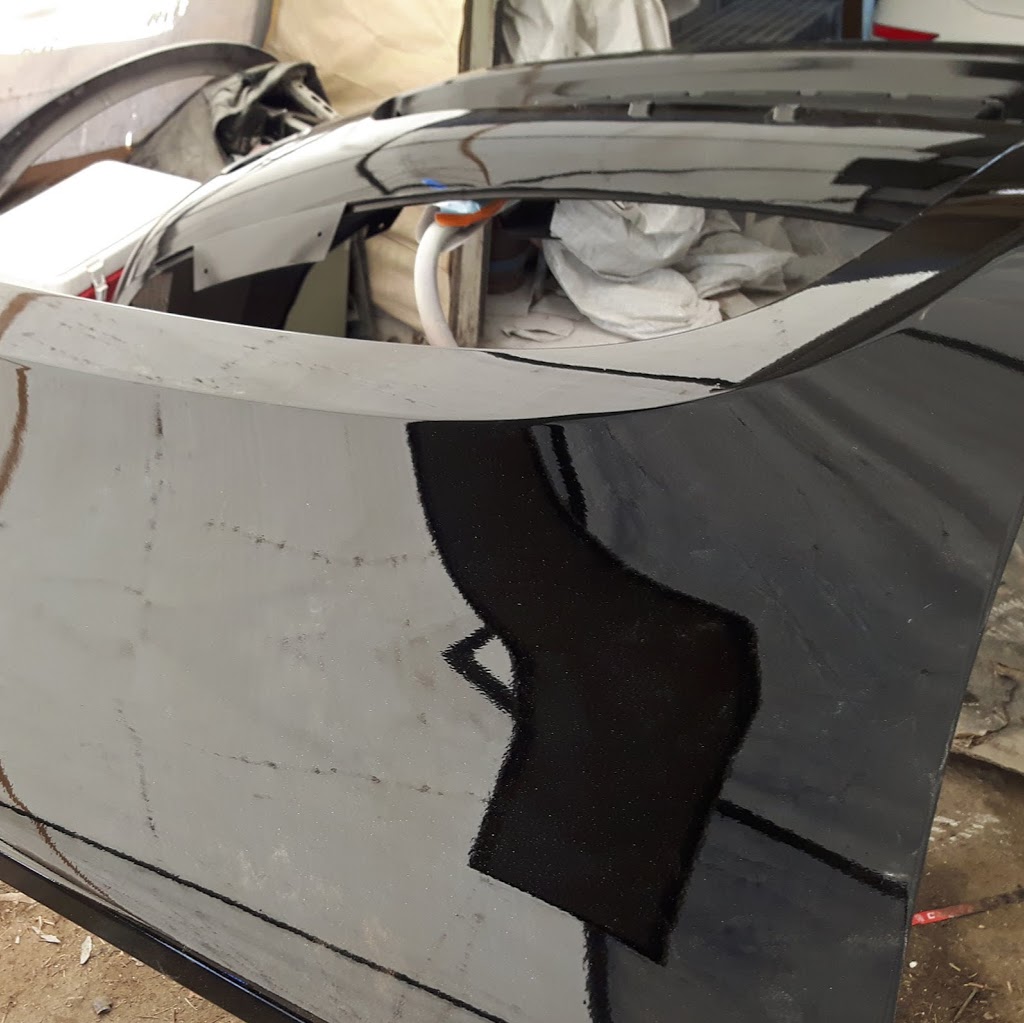 H & R Autobody and Paint | 2628 Garland St SW, Calgary, AB T3E 4E3, Canada | Phone: (403) 836-5824