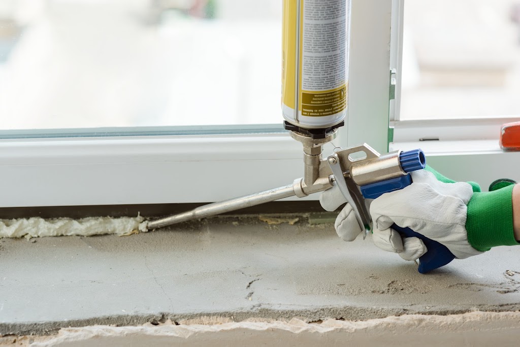 Renaud Allison Installateur de portes et fenêtres | 4 Rue Picard, Warwick, QC J0A 1M0, Canada | Phone: (819) 358-0319