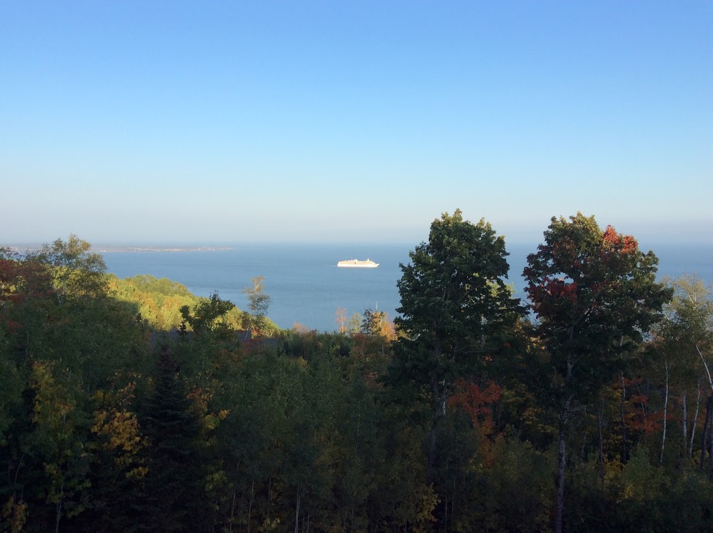 Chalet lAquitaine | Petite-Rivière-Saint-François, QC G0A 2L0, Canada | Phone: (450) 659-8644