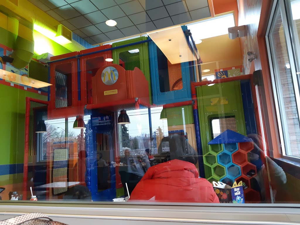 McDonalds | 300 Steeles Ave W, Thornhill, ON L4J 1A1, Canada | Phone: (905) 886-5200