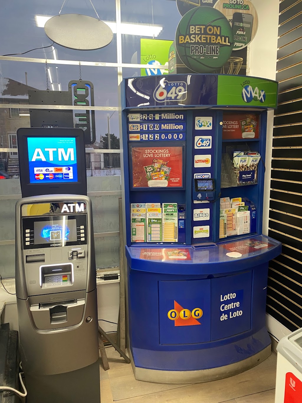Arha Variety Store | 527 James St N, Hamilton, ON L8L 1J6, Canada | Phone: (905) 527-1737