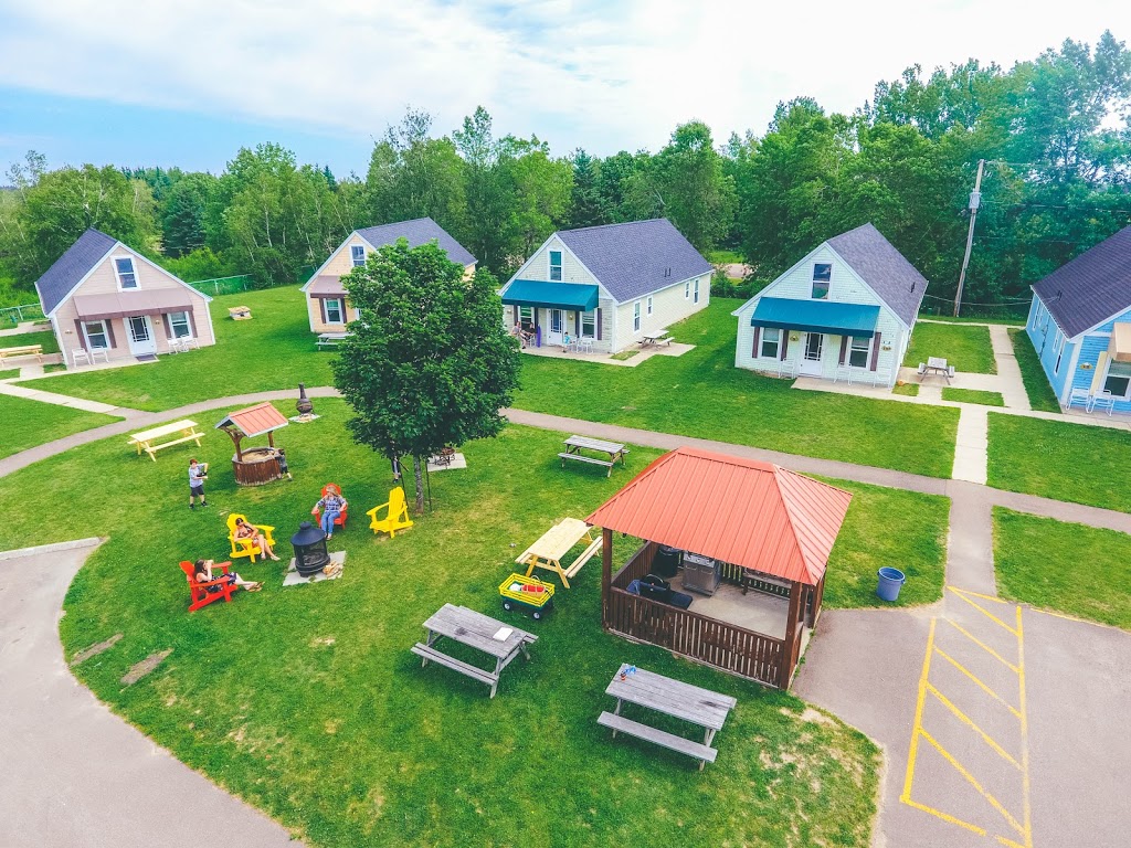 Chalets Parlee Beach | 642 Main St, Shediac, NB E4P 2H3, Canada | Phone: (506) 532-5339