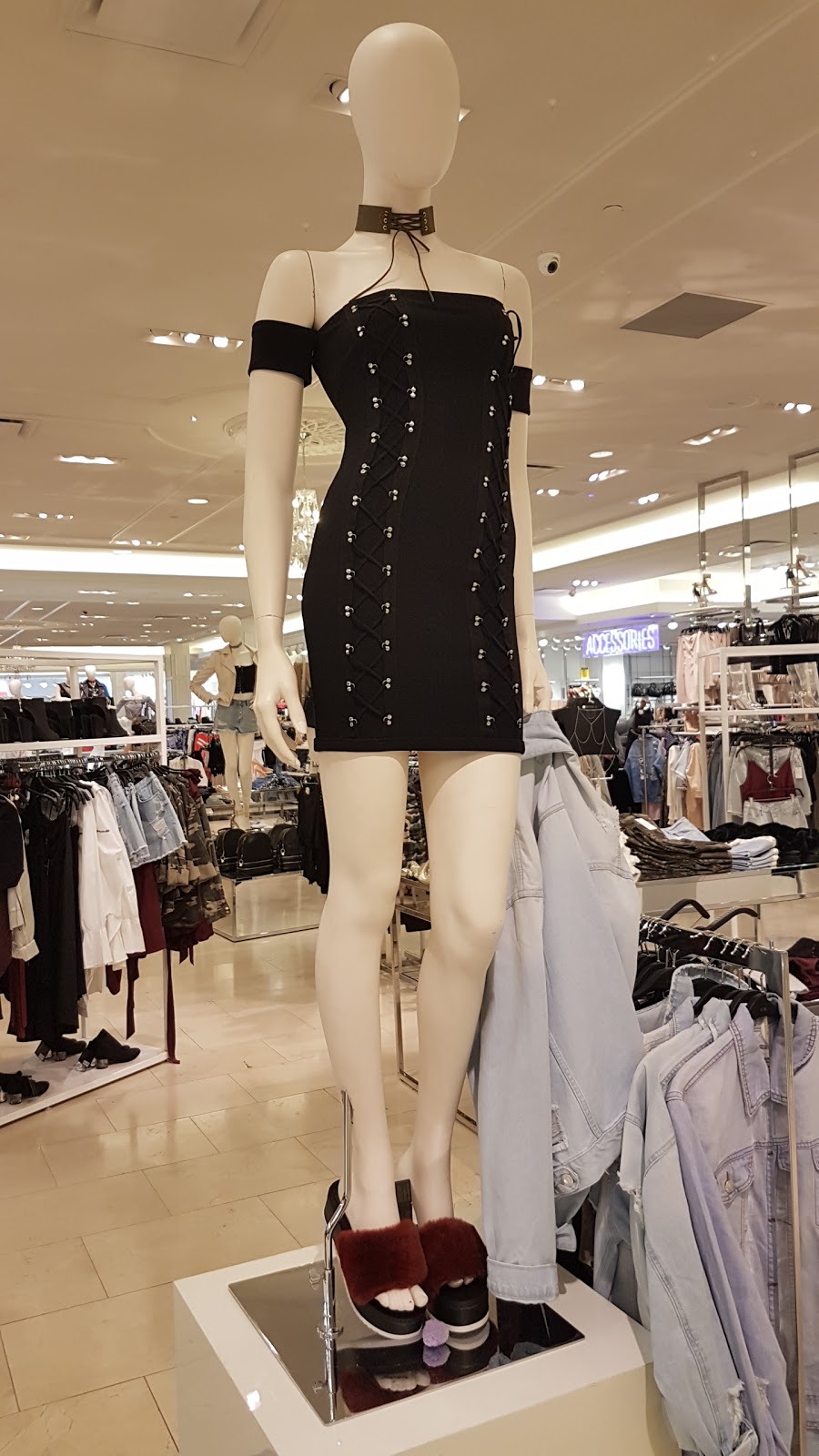 Forever 21 | 25 The West Mall Unit #1007, Etobicoke, ON M9C 1B8, Canada | Phone: (416) 695-8662