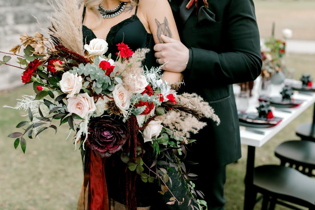 The Prairie Creative Floral Studio | 13 Hildebrand drive, Mitchell, MB R5G 2M8, Canada | Phone: (204) 380-2363