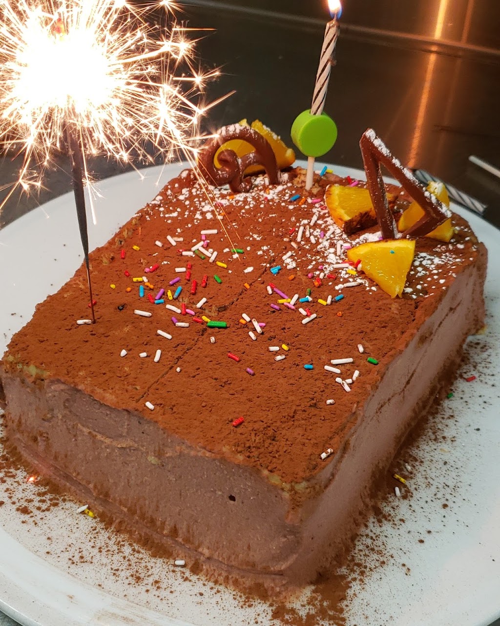 Azzurri Pizzeria | 2404 Edmonton Trail, Calgary, AB T2E 5N8, Canada | Phone: (403) 299-8774