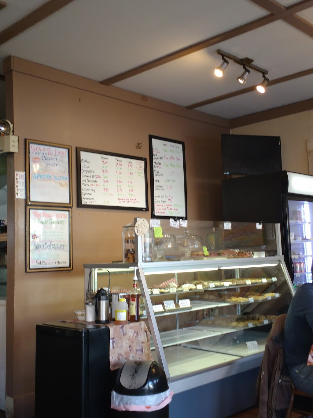Ashcroft Bakery and Coffee Shop | 303 3rd St, Ashcroft, BC V0K 1A0, Canada | Phone: (250) 453-9212