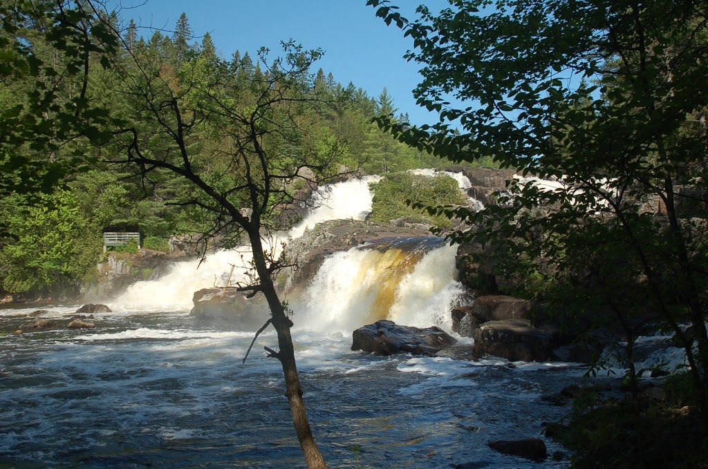 Parc Régional des Chutes Monte à Peine et des Dalles | Entrée St | 60 Avenue de la Champs Vallon, Sainte-Mélanie, QC J0K 3A0, Canada | Phone: (450) 883-6060