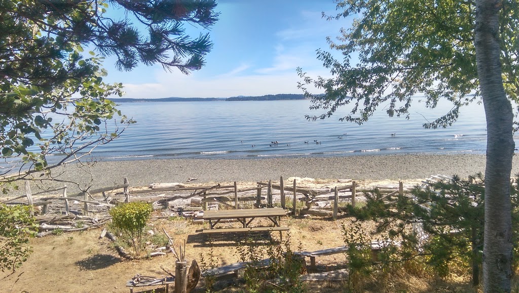Salish Sea Beach House B&B | 9314 Lochside Dr, North Saanich, BC V8L 1N5, Canada | Phone: (778) 426-3756