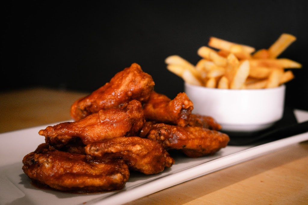 The Jolly Taxpayer Bar & Grill | 3050 Woodroffe Ave unit 7-8, Nepean, ON K2J 4K6, Canada | Phone: (613) 825-1122