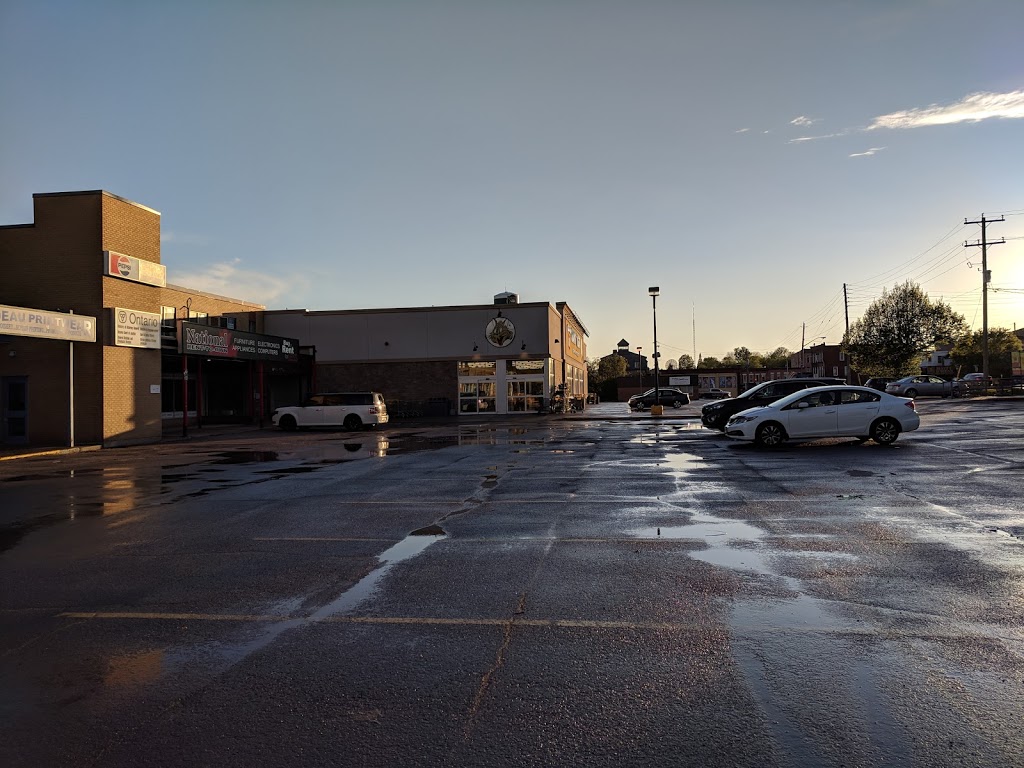 Giant Tiger | 29 Chambers St, Smiths Falls, ON K7A 2Y3, Canada | Phone: (613) 283-2295