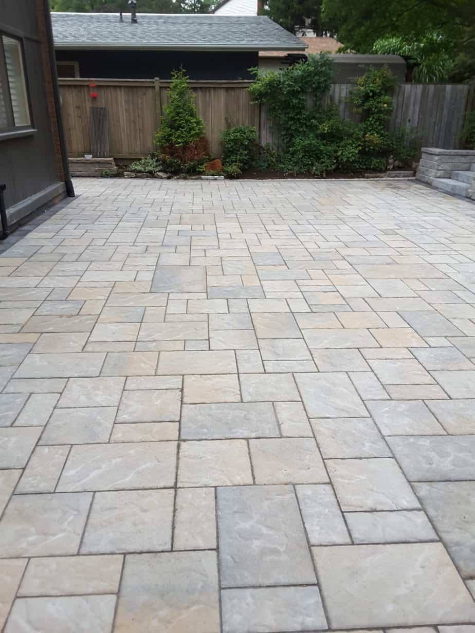 Broadleaf Landscaping and Snow Removal | 640 Mud St E, Stoney Creek, ON L8J 3C8, Canada | Phone: (905) 516-6711