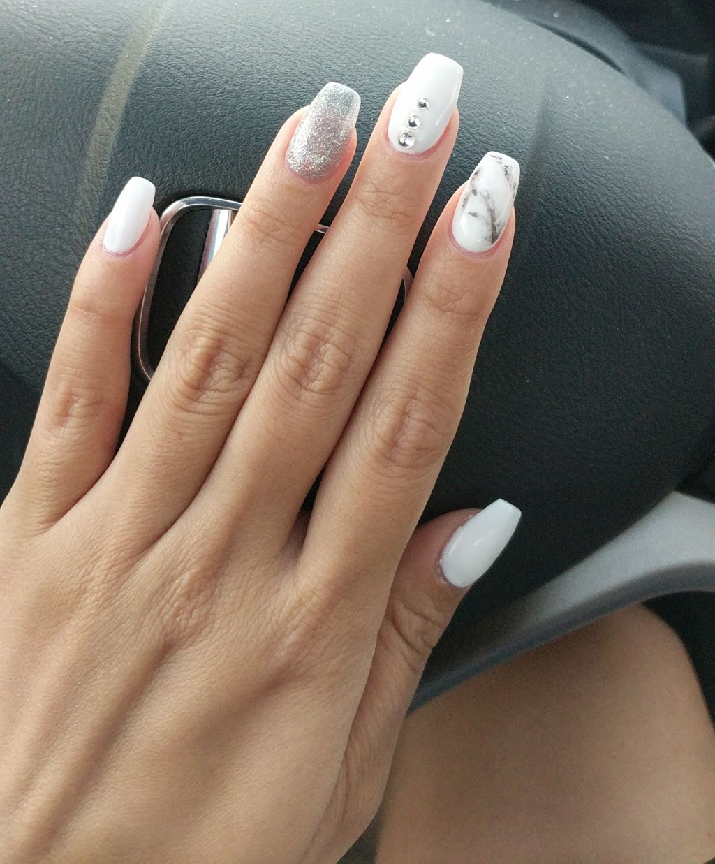 Noémie Ongles & Spa | 2100 Boulevard le Corbusier Local 5, Laval, QC H7S 2C9, Canada | Phone: (579) 640-6888