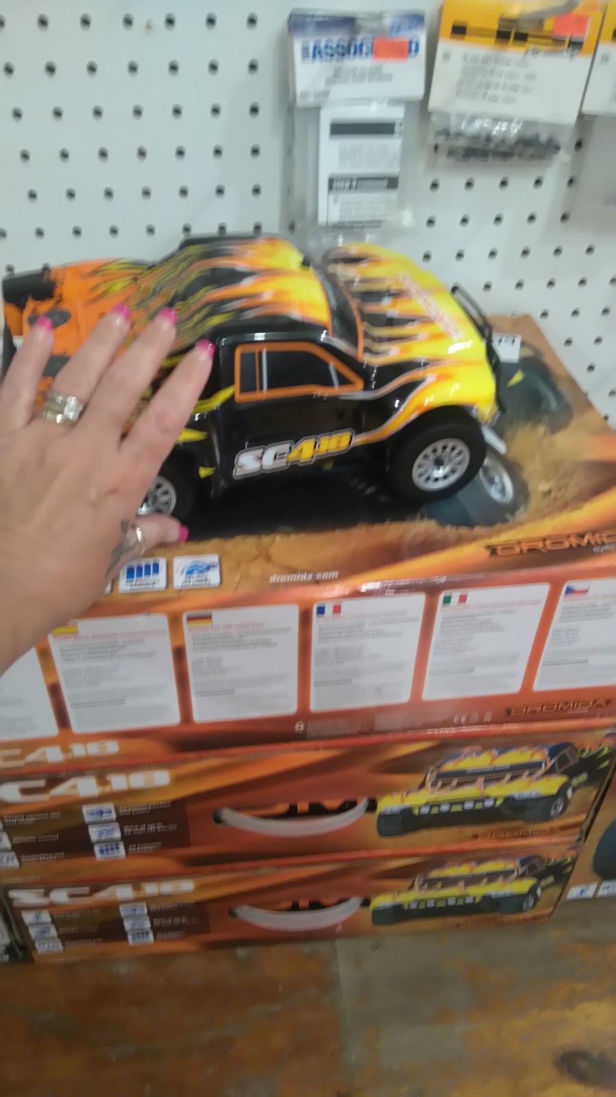 Niagara RC World & Hobbies | 27 Maywood Ave, St. Catharines, ON L2R 1C5, Canada | Phone: (905) 329-4947