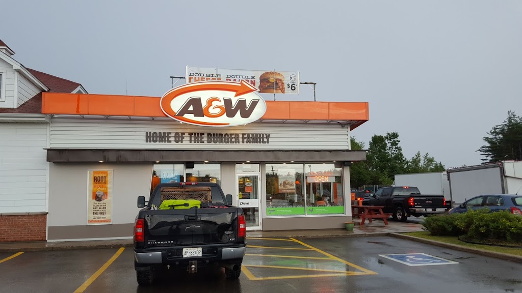 A&W Canada | 12 Park Dr, Richibucto, NB E4W 4G5, Canada | Phone: (506) 523-1562