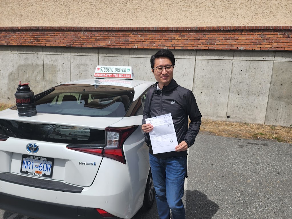 Globex Driving Academy | 238 Helmcken Rd, Victoria, BC V9B 1S7, Canada | Phone: (250) 882-8777