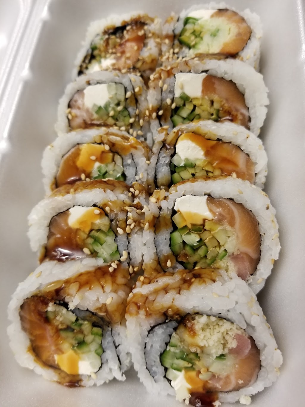 MoMo Sushi Burlington | 366 Plains Rd E, Burlington, ON L7T 0A4, Canada | Phone: (289) 230-0765