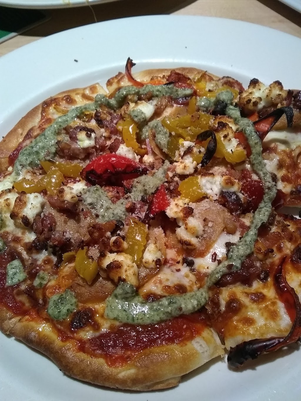 Boston Pizza | 12104 137 Ave NW, Edmonton, AB T5L 4Y4, Canada | Phone: (780) 457-5777