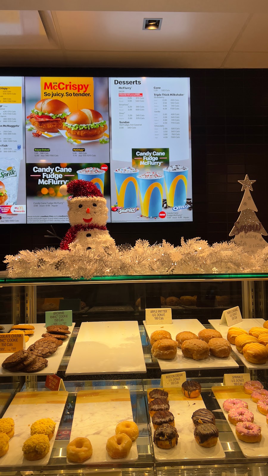 Mcdonalds | 111 Carrington Plaza NW, Calgary, AB T3P 1Y3, Canada | Phone: (403) 274-3134