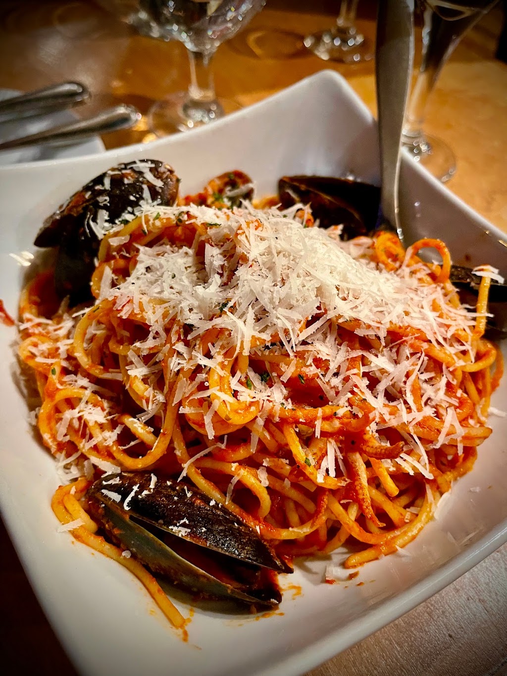 La Notte Italian Restaurant | 3307 Dunbar St, Vancouver, BC V6S 2C1, Canada | Phone: (604) 222-4033