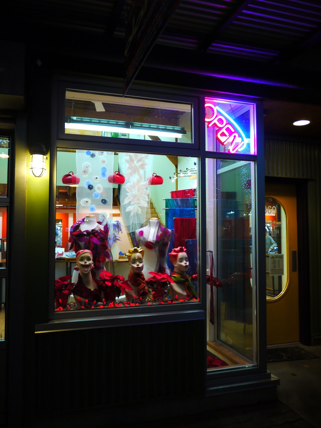 Alarte Silks | 1369 Railspur Alley, Vancouver, BC V6H 4G9, Canada | Phone: (778) 370-4304