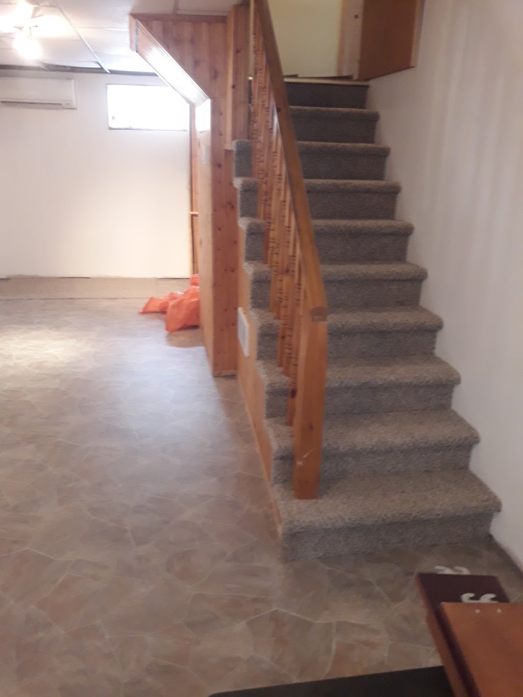 Underfoot Flooring | 128 Victoria St E, Amherst, NS B4H 1Y1, Canada | Phone: (902) 667-3668