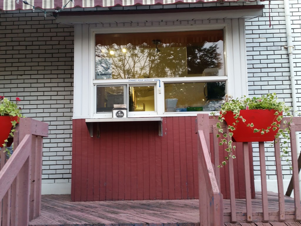 La Frizette | 147 Rue de Gentilly O, Longueuil, QC J4H 1Z3, Canada | Phone: (450) 442-1567