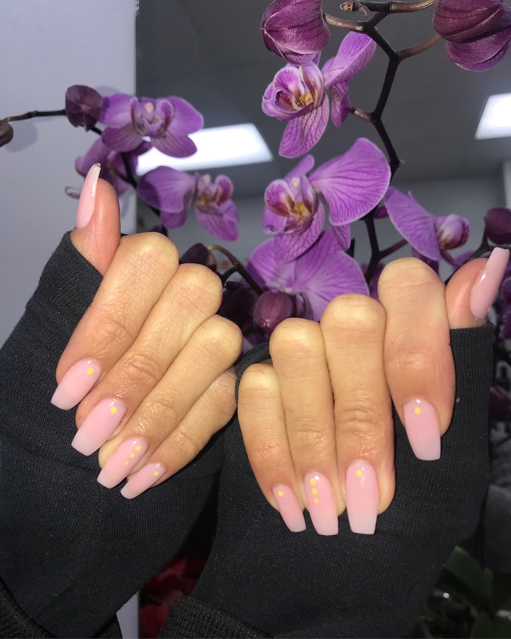 Profession Nail & Spa | 2221 Queen St E, Toronto, ON M4E 1E8, Canada | Phone: (416) 694-4111