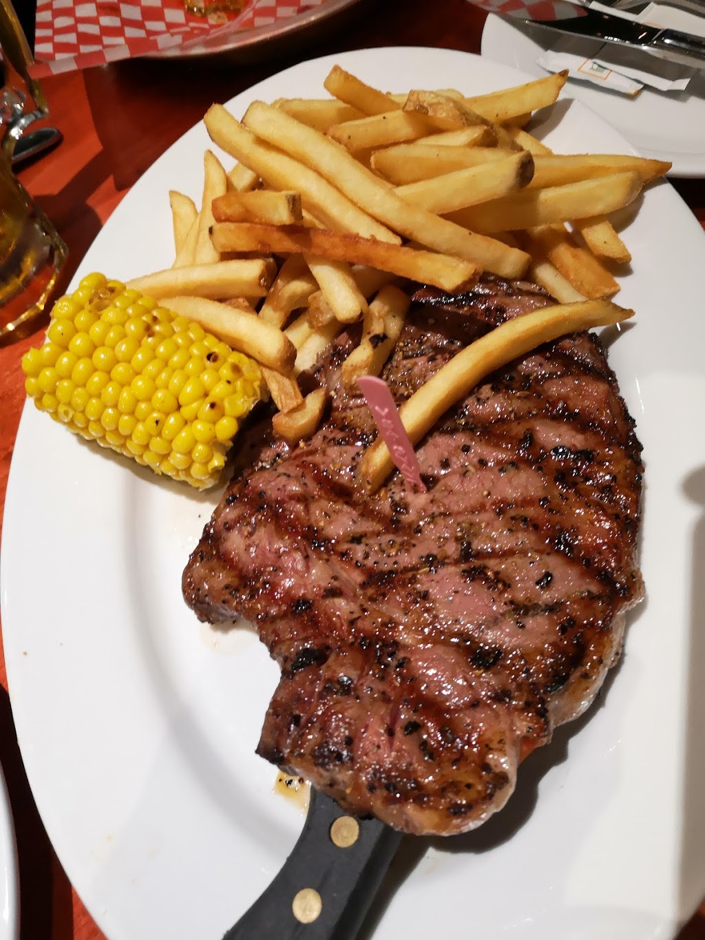 Chucks Roadhouse Bar & Grill | 6465 Millcreek Dr, Mississauga, ON L5N 2V6, Canada | Phone: (905) 816-0371