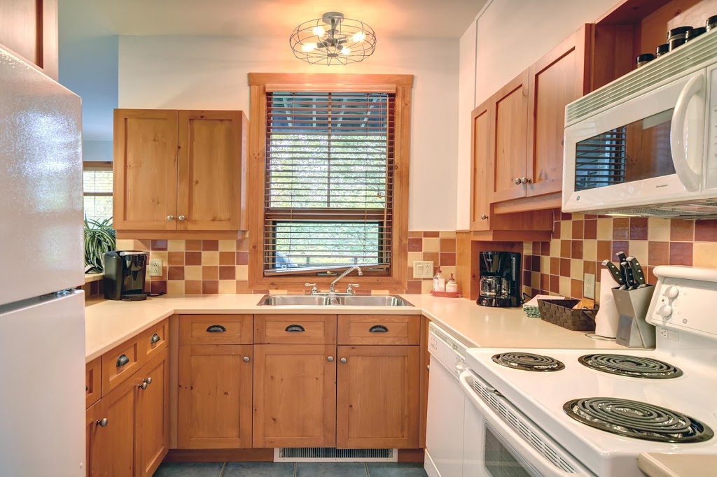 Les Eaux 225-1 by Escapades Tremblant | 1-225 Chemin des Quatre-Sommets, Mont-Tremblant, QC J8E 1C6, Canada | Phone: (877) 352-6626