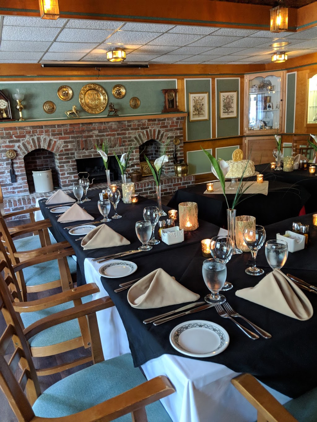 Woodstock Colonial Restaurant | restaurant | 1959 Topsail Rd, Paradise, NL A1L 1Z4, Canada | 7097812222 OR +1 709-781-2222