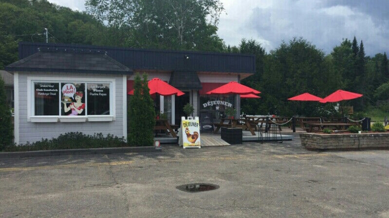 La Belle Patate Rouge | 1324 QC-117, Val-David, QC J0T 2N0, Canada | Phone: (819) 322-3233
