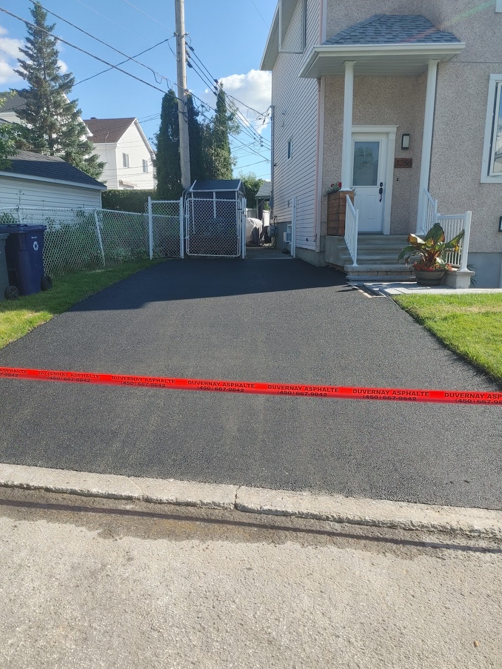 Duvernay Asphalte Et Transport | 2178 Pl. de Melbourne, Laval, QC H7M 3A3, Canada | Phone: (450) 667-9842