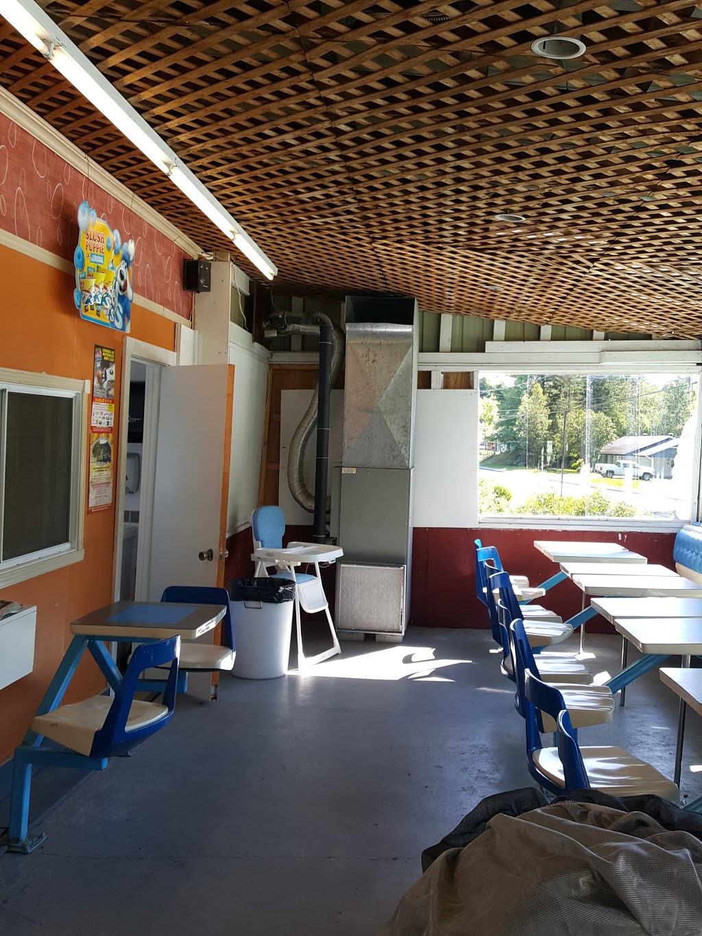 Casse-Croûte Chez Pat | 190 Rue Principale, Saint-Jacques-de-Leeds, QC G0N 1J0, Canada | Phone: (418) 424-3378