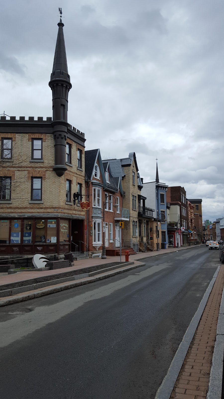 Tabagie St-Jean | 620 Rue Saint-Jean, Québec, QC G1R 1P8, Canada | Phone: (418) 522-5923