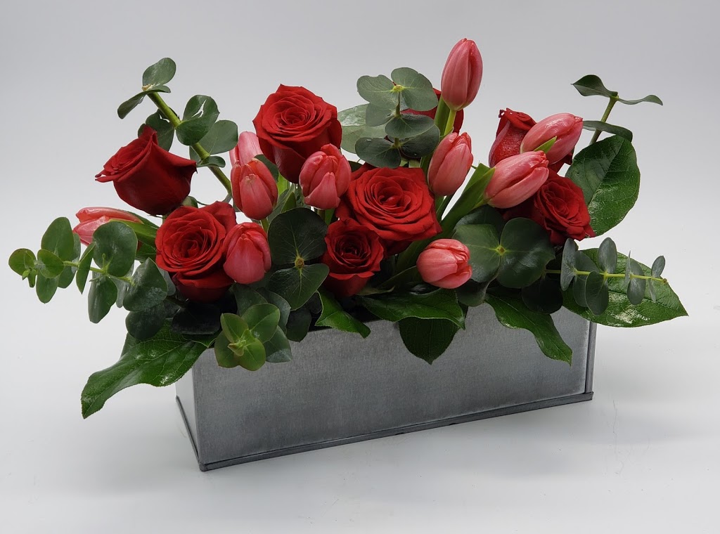 Florals By Bushra | Sugarbush Rd, Mississauga, ON L5B 2X7, Canada | Phone: (437) 771-3919