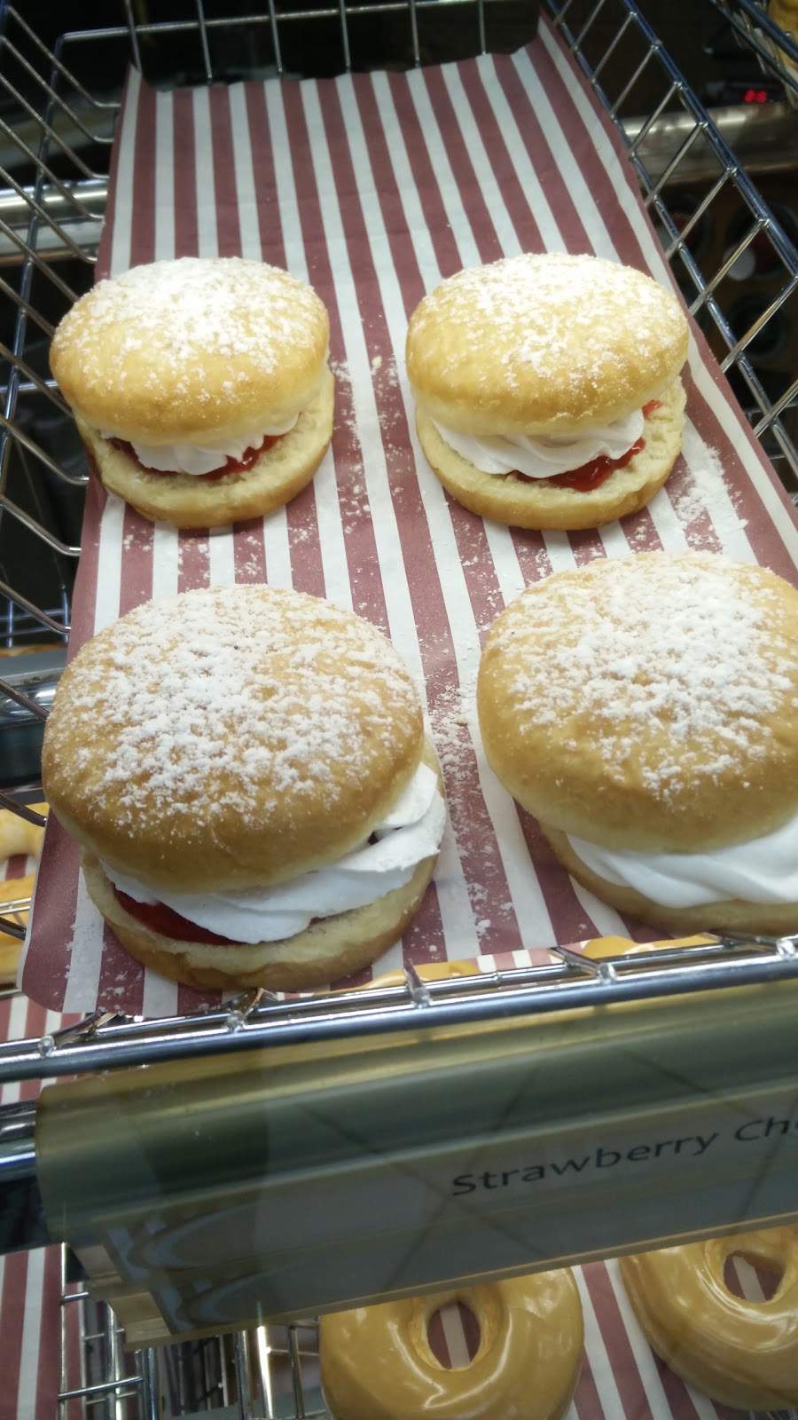 Tim Hortons | 6525 Oak St, Vancouver, BC V6P 3Z3, Canada | Phone: (604) 261-1062