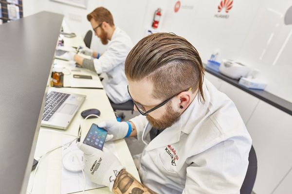Mobile Klinik Professional Smartphone Repair - Selkirk, MB | 1014 Manitoba Ave Unit 5, Selkirk, MB R1A 4M2, Canada | Phone: (866) 210-1070