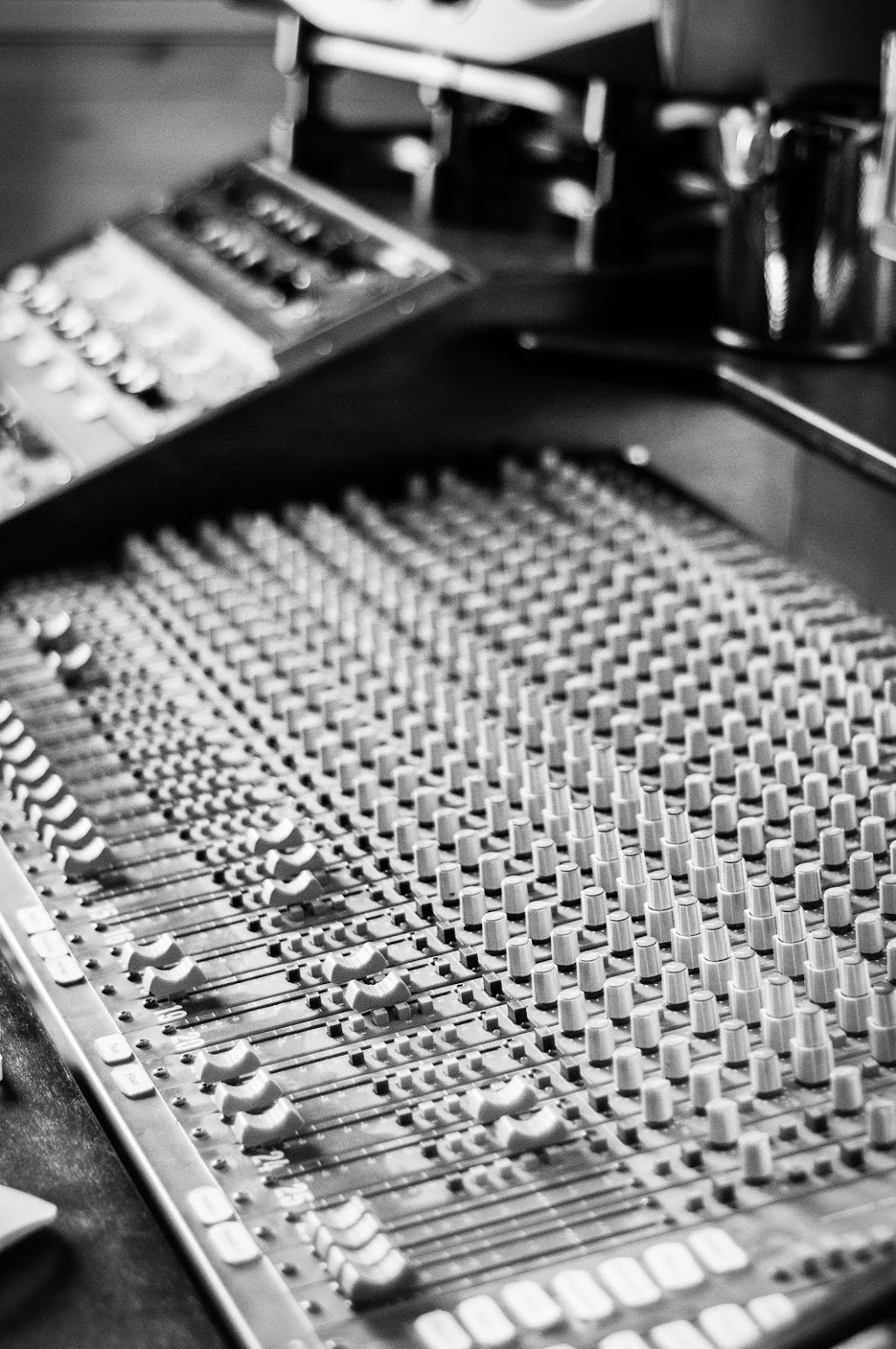 Studio Wild Dog | 2 Rue Principale S, Sawyerville, QC J0B 3A0, Canada | Phone: (819) 943-1666