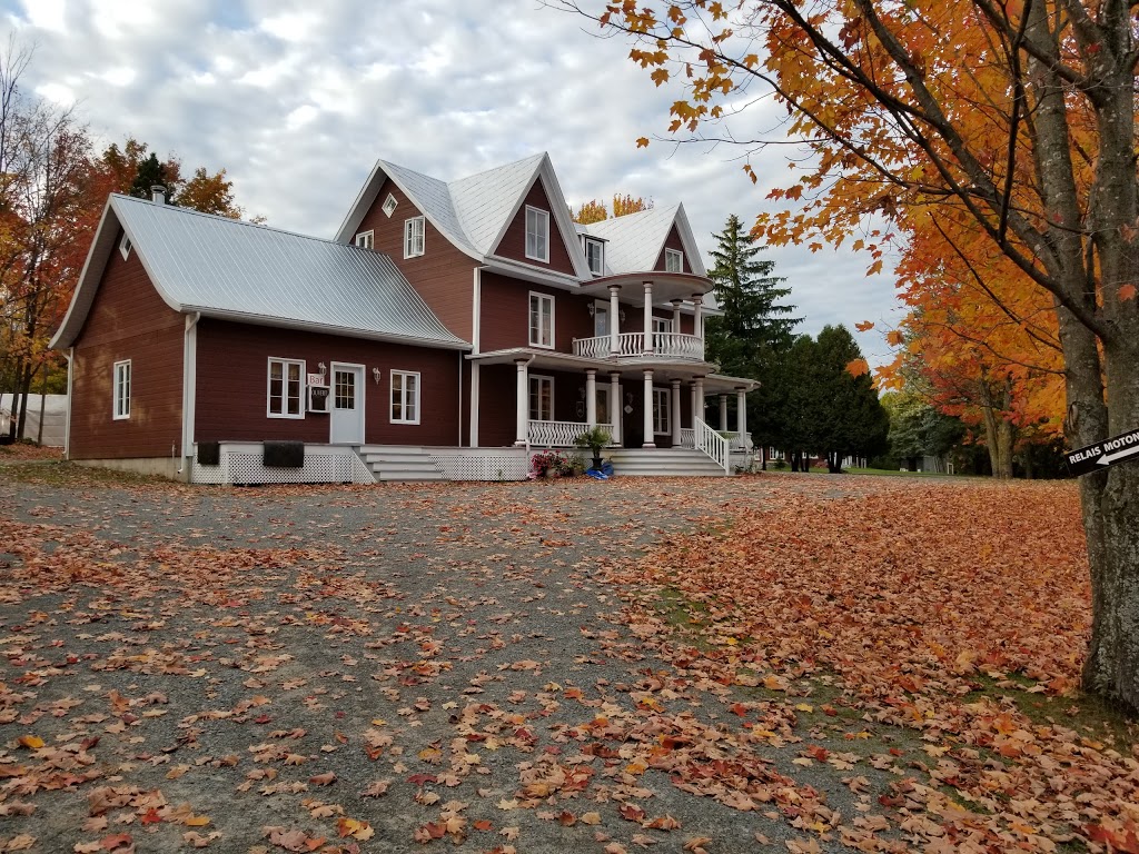 Auberge Le Petit Manoir | 481 Chemin du Golf, Montmagny, QC G5V 3R9, Canada | Phone: (418) 248-0911