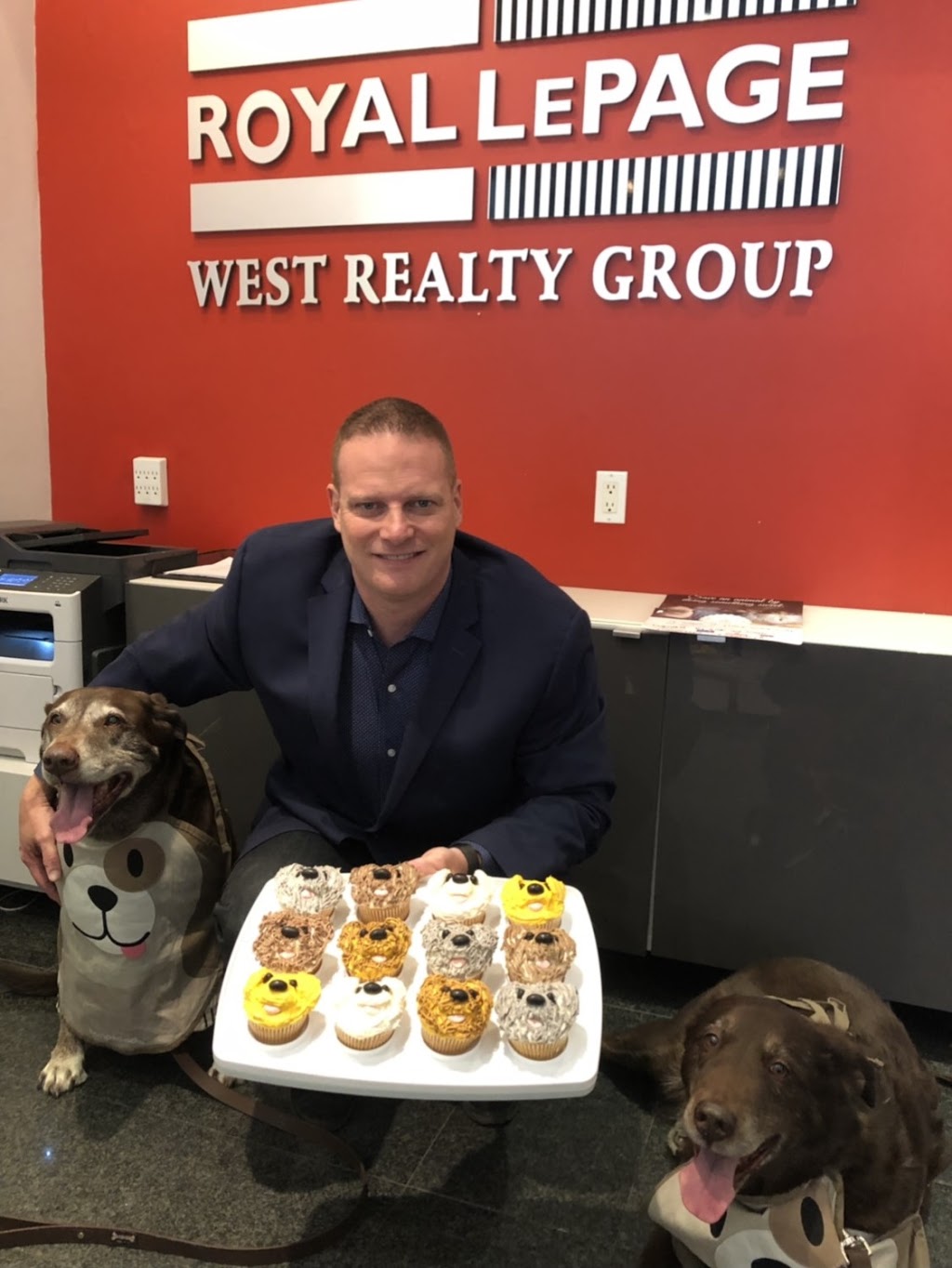 Chris Oliver Real Estate: Royal LePage West Realty Group, Broker | 5110 Dundas St W, Etobicoke, ON M9A 1C2, Canada | Phone: (647) 388-2244