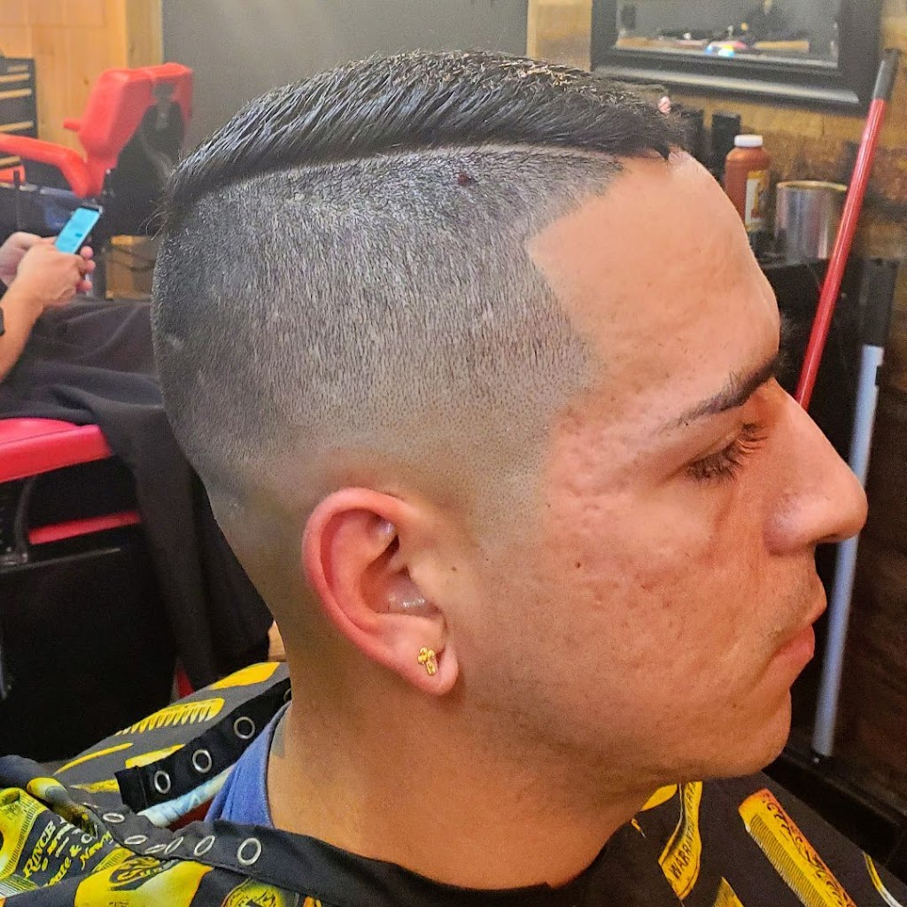 Le 24 Karat - Barber Shop | 1191 Av. Bourgogne #4, Chambly, QC J3L 1X3, Canada | Phone: (450) 658-6911