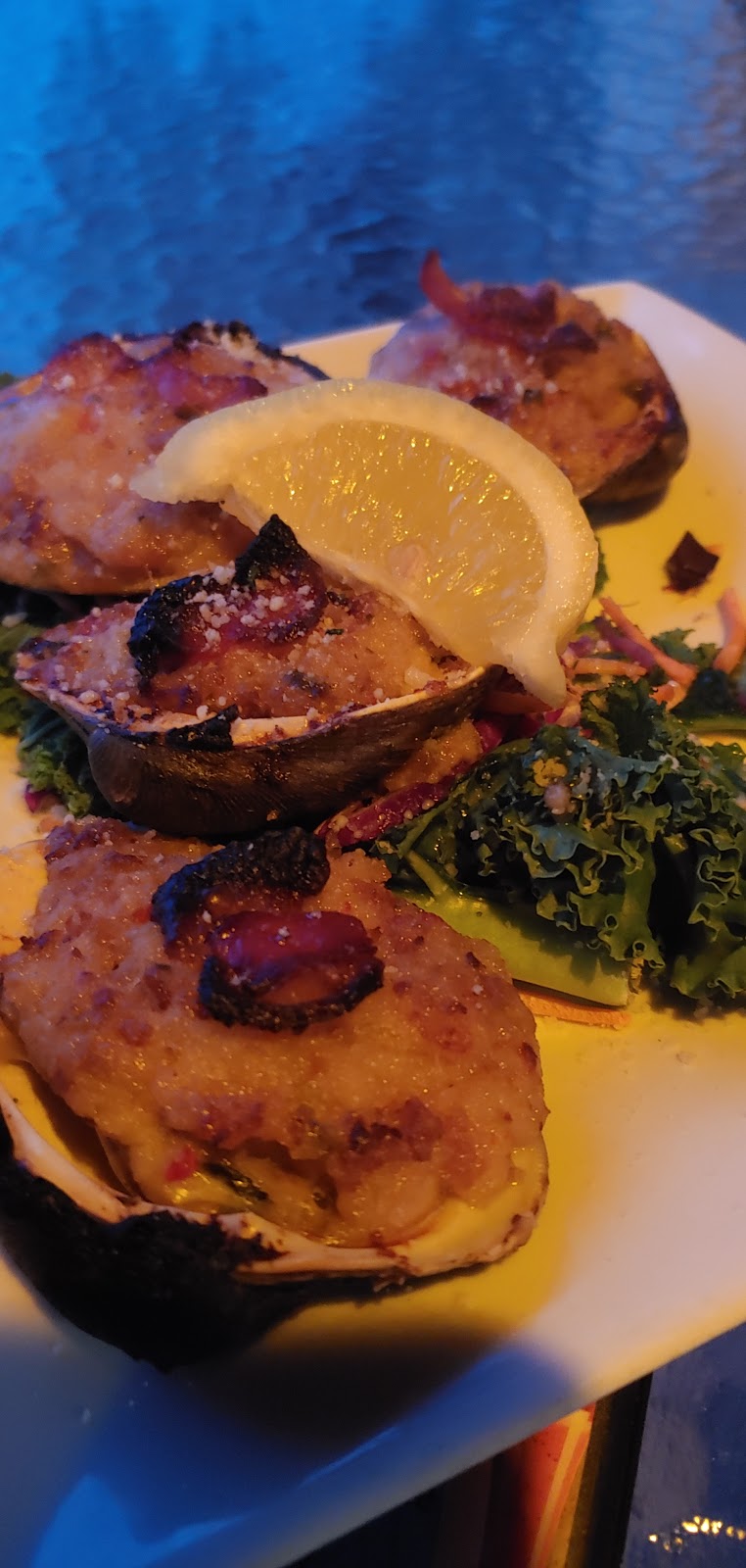 The Shores Waterfront Restaurant | 2 Detroit St, North Tonawanda, NY 14120, USA | Phone: (716) 693-7971